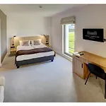Folwark Aparthotel 4*