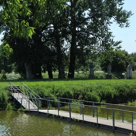 شقة فندقية Folwark Łochów