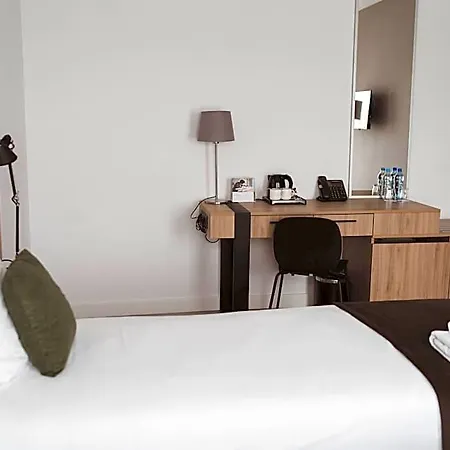 Folwark Aparthotel Łochów