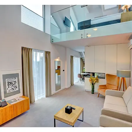 شقة فندقية Folwark Łochów