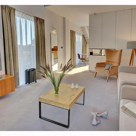 Folwark شقة فندقية Łochów