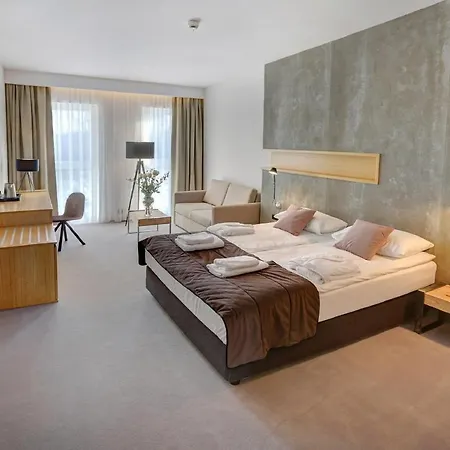 Folwark 4* Łochów