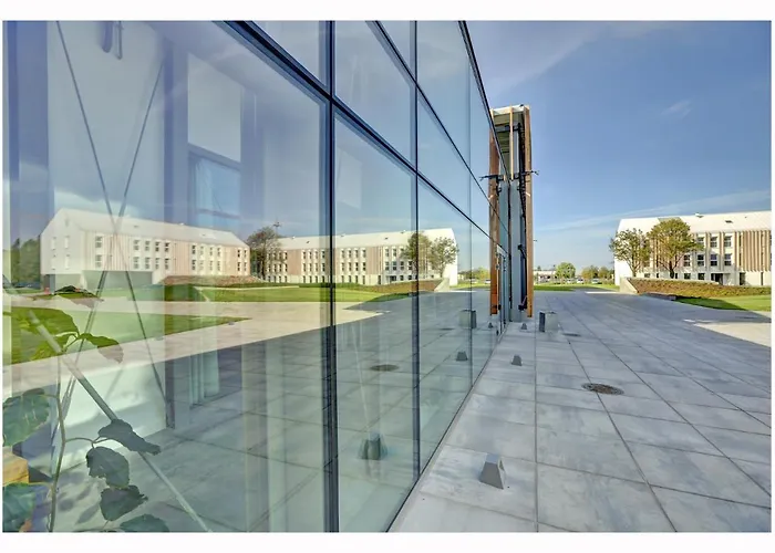 Folwark Aparthotel 4*