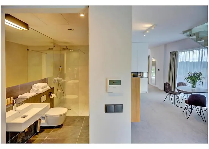 Aparthotel Folwark 4*